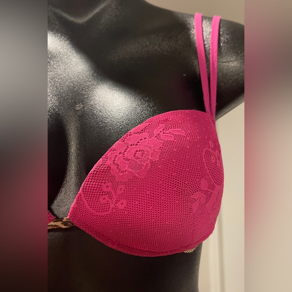 3 Victoria’s Secret/Pink Bra’s, Size 34 C - Picture 9 of 16